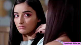 Alana ແລະໄມຂັ້ນນໍາໃຊ້ຂອງແຕ່ລະຄົນລີ້ນເພື່ອ orgasm