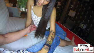 Kõhn amatöör-aasia lits kasutada tagant poolt BWC