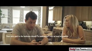 Teen Bailey obožava kad joj je grubo jeben