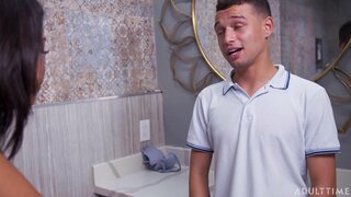 ���ະຈັບສີດໍາຂອງນາງ Buddy Wacking ໄປທີ່ມີຂອງນາງນໍ້າຊັ້ນ!